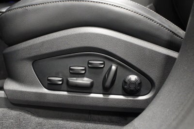 2025 Porsche Macan Macan Turbo Electric