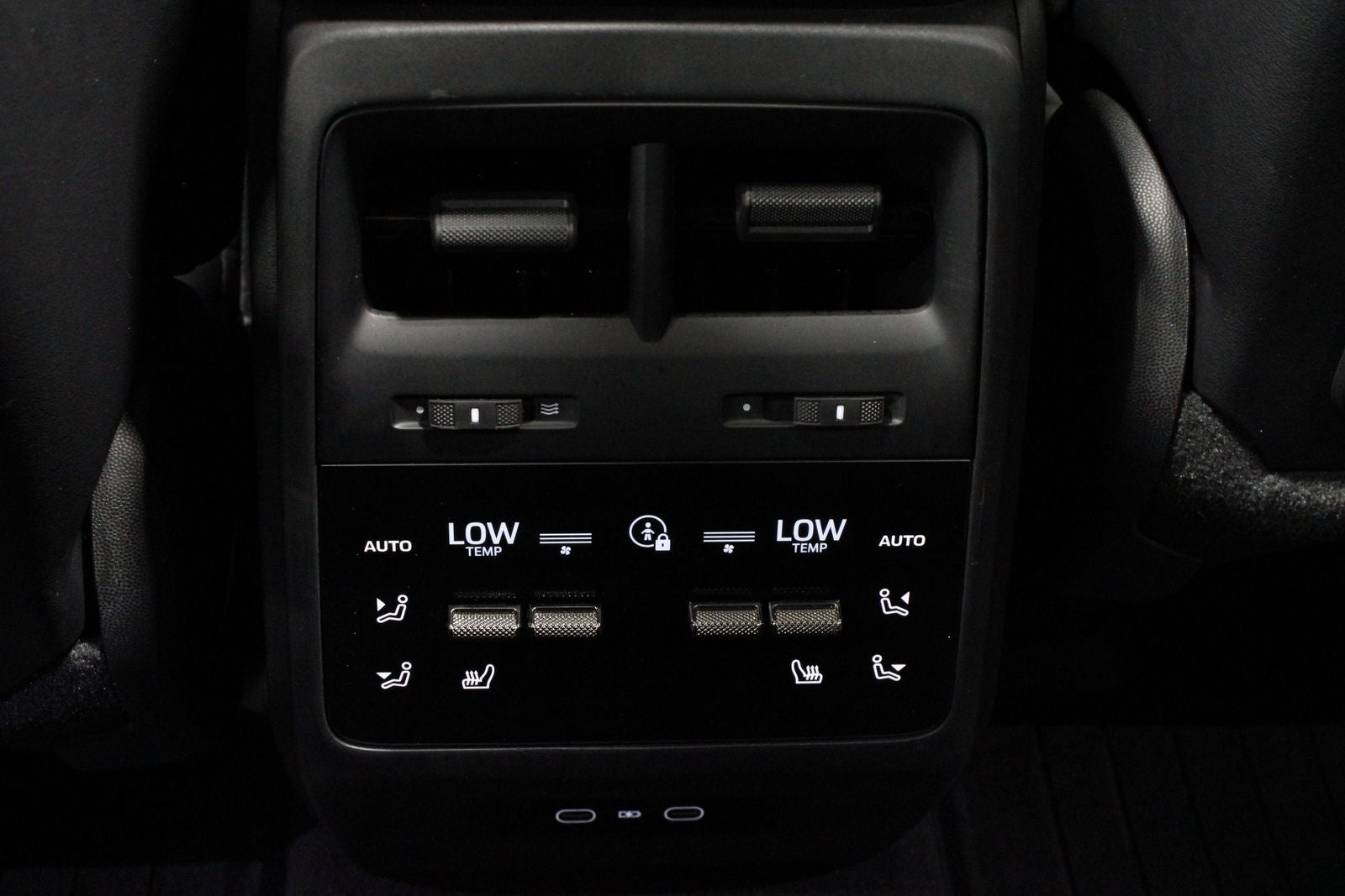 2025 Porsche Macan Macan Turbo Electric