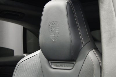 2025 Porsche Macan Macan Turbo Electric