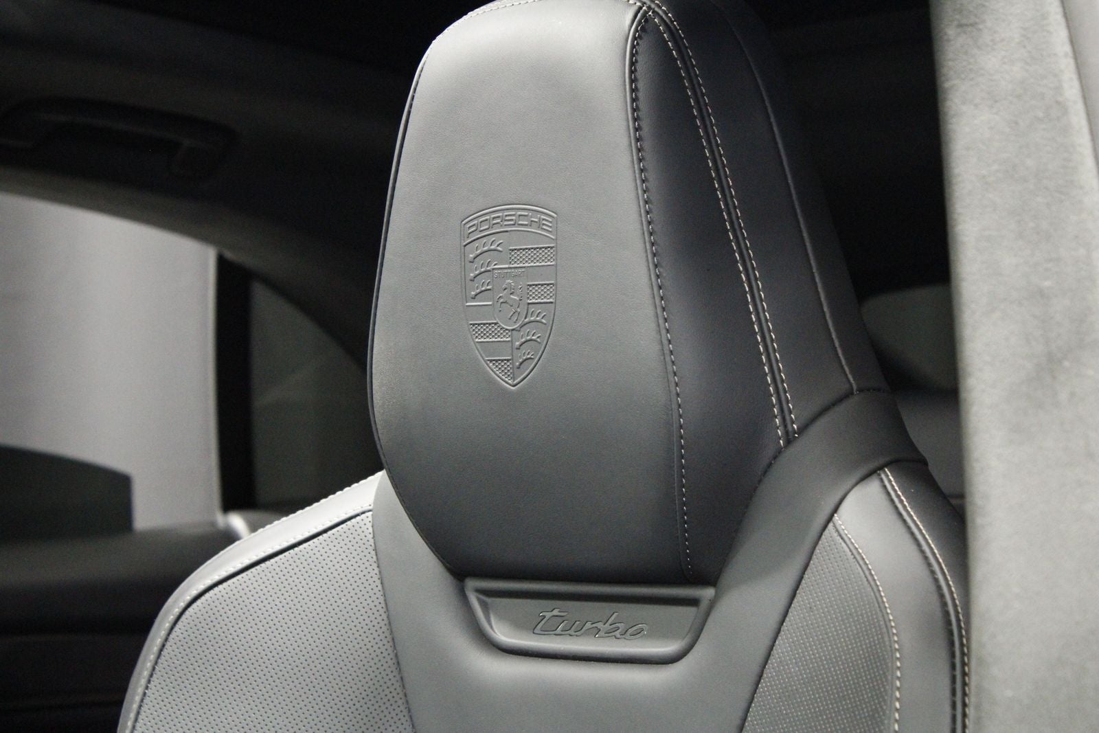2025 Porsche Macan Macan Turbo Electric