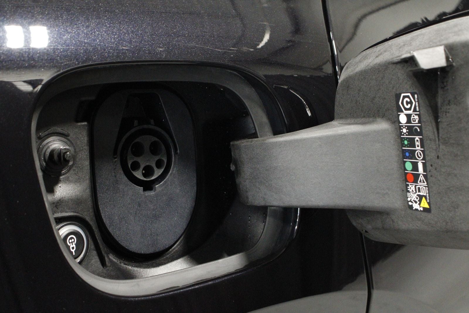2025 Porsche Macan Macan Turbo Electric
