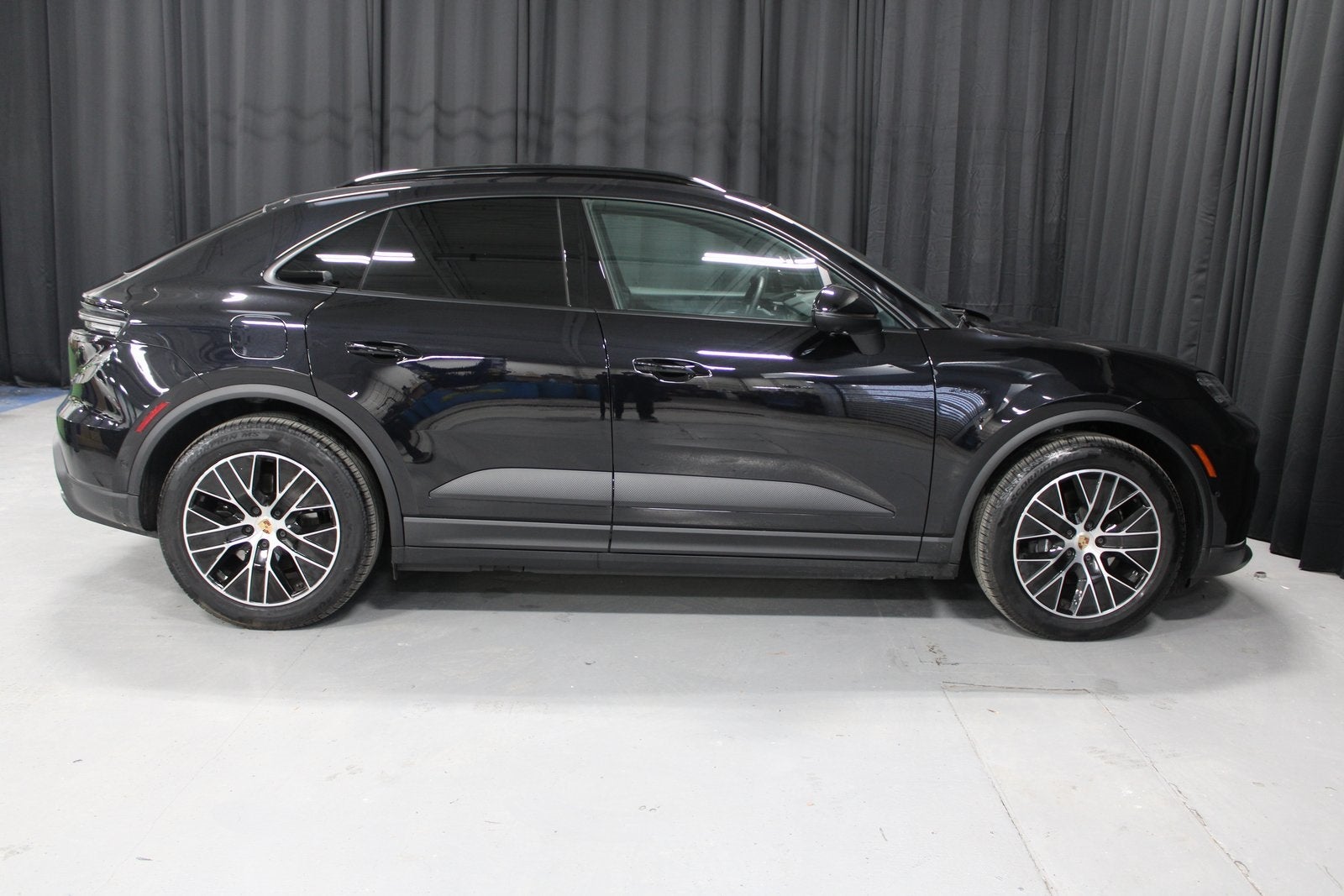 2025 Porsche Macan Electric Base