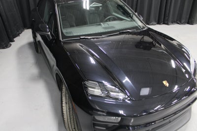 2025 Porsche Macan Electric Base
