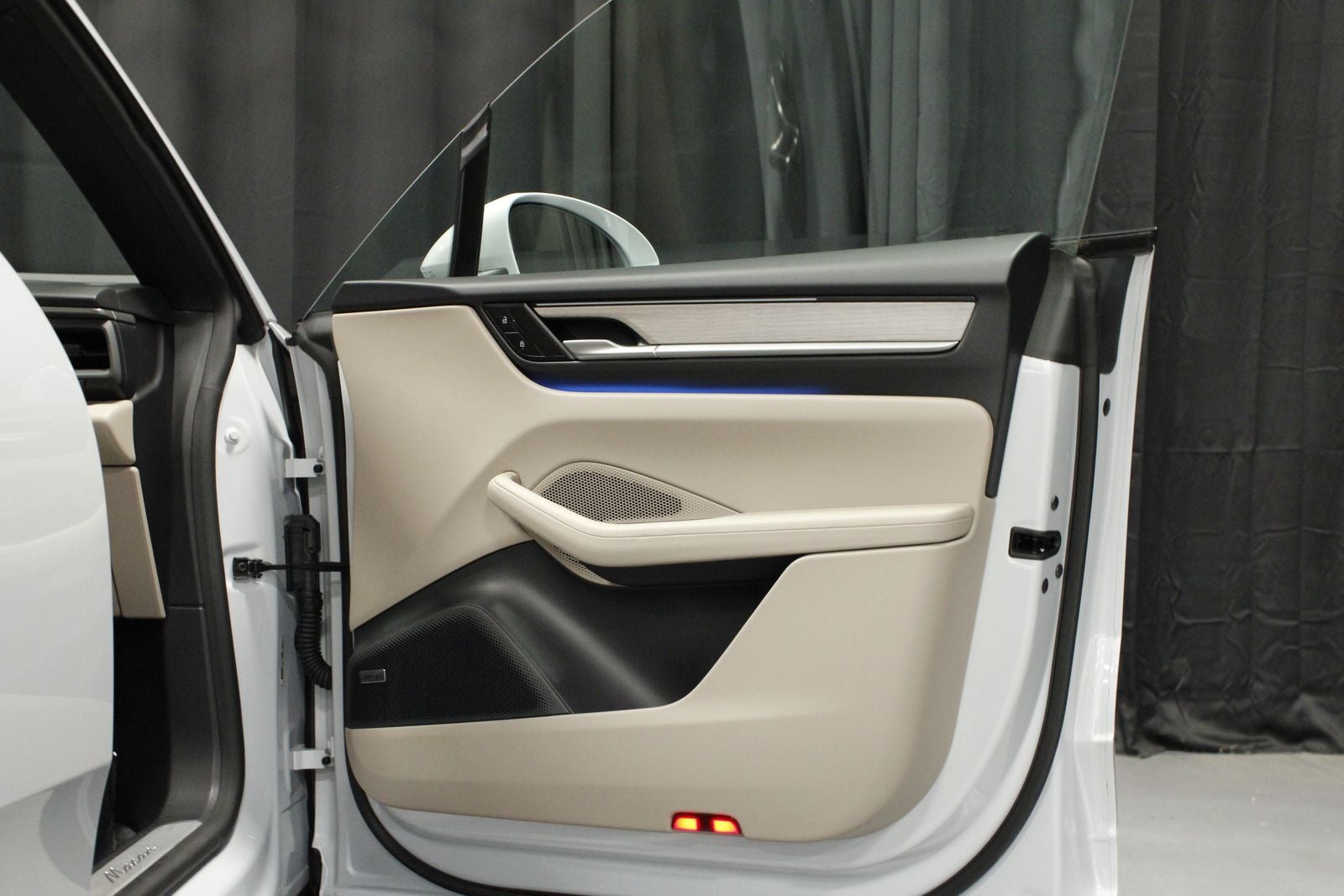 2025 Porsche Macan Electric