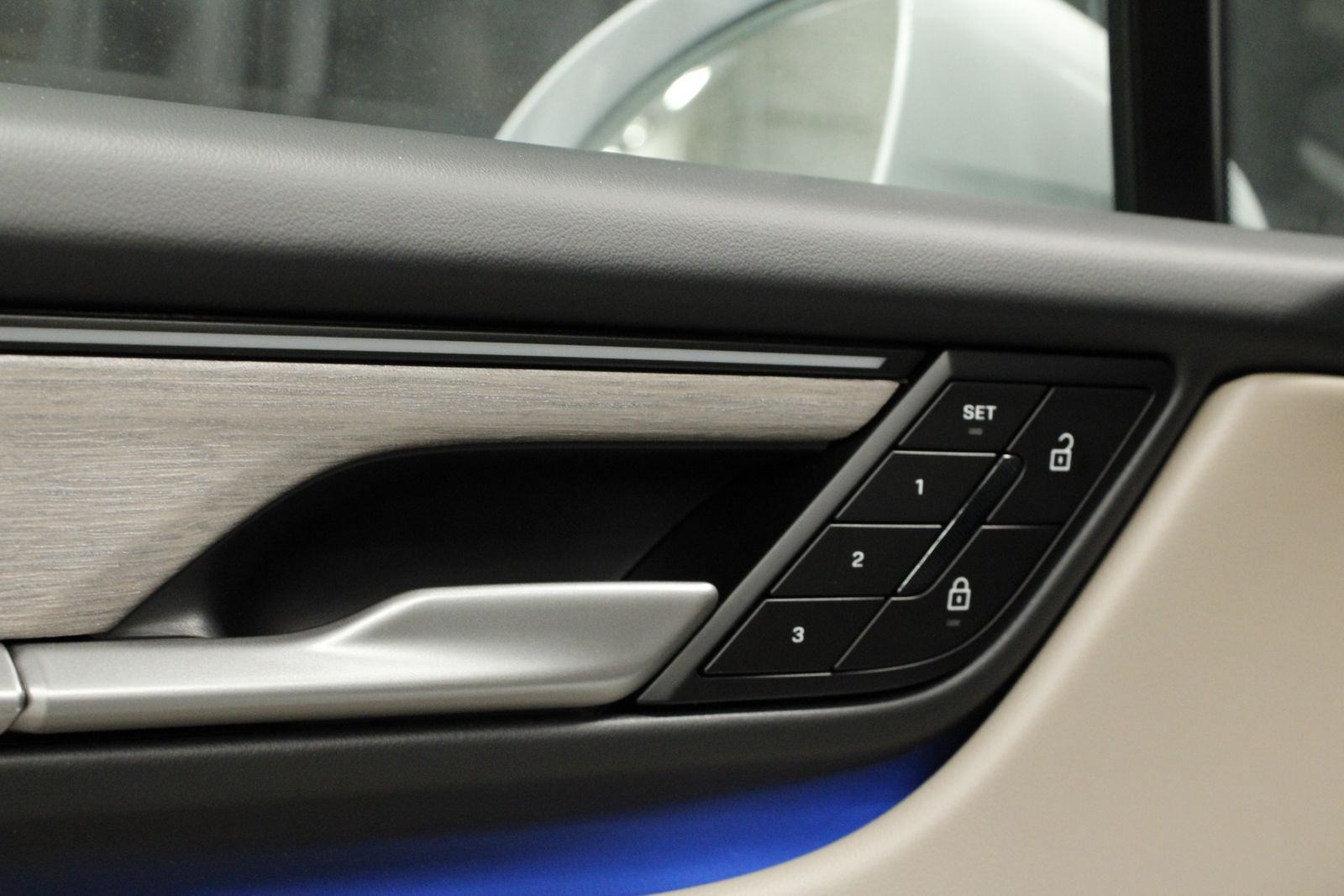 2025 Porsche Macan Electric