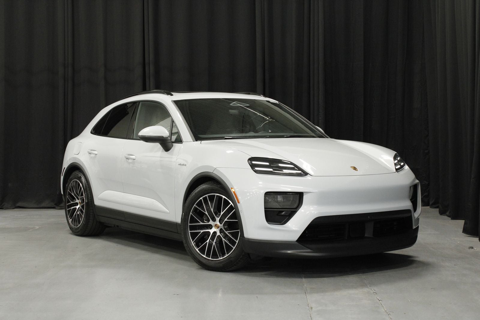 2025 Porsche Macan Electric