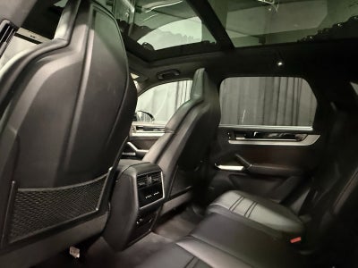 2026 Porsche Cayenne E-Hybrid Base