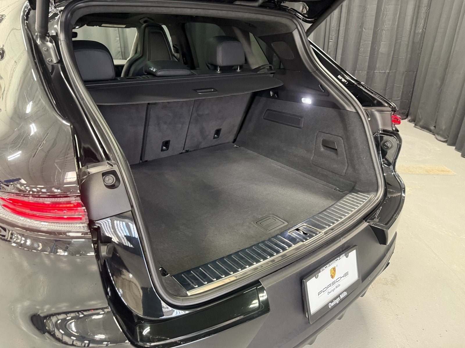 2026 Porsche Cayenne E-Hybrid Base