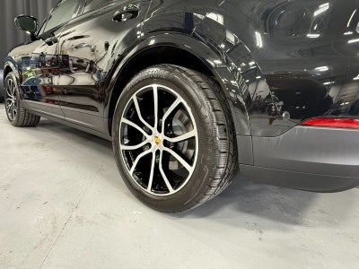 2026 Porsche Cayenne E-Hybrid Base