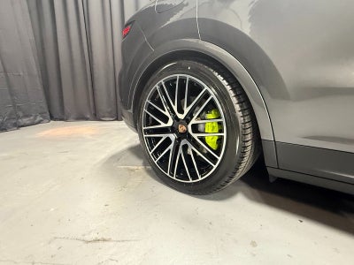 2026 Porsche Cayenne E-Hybrid Base