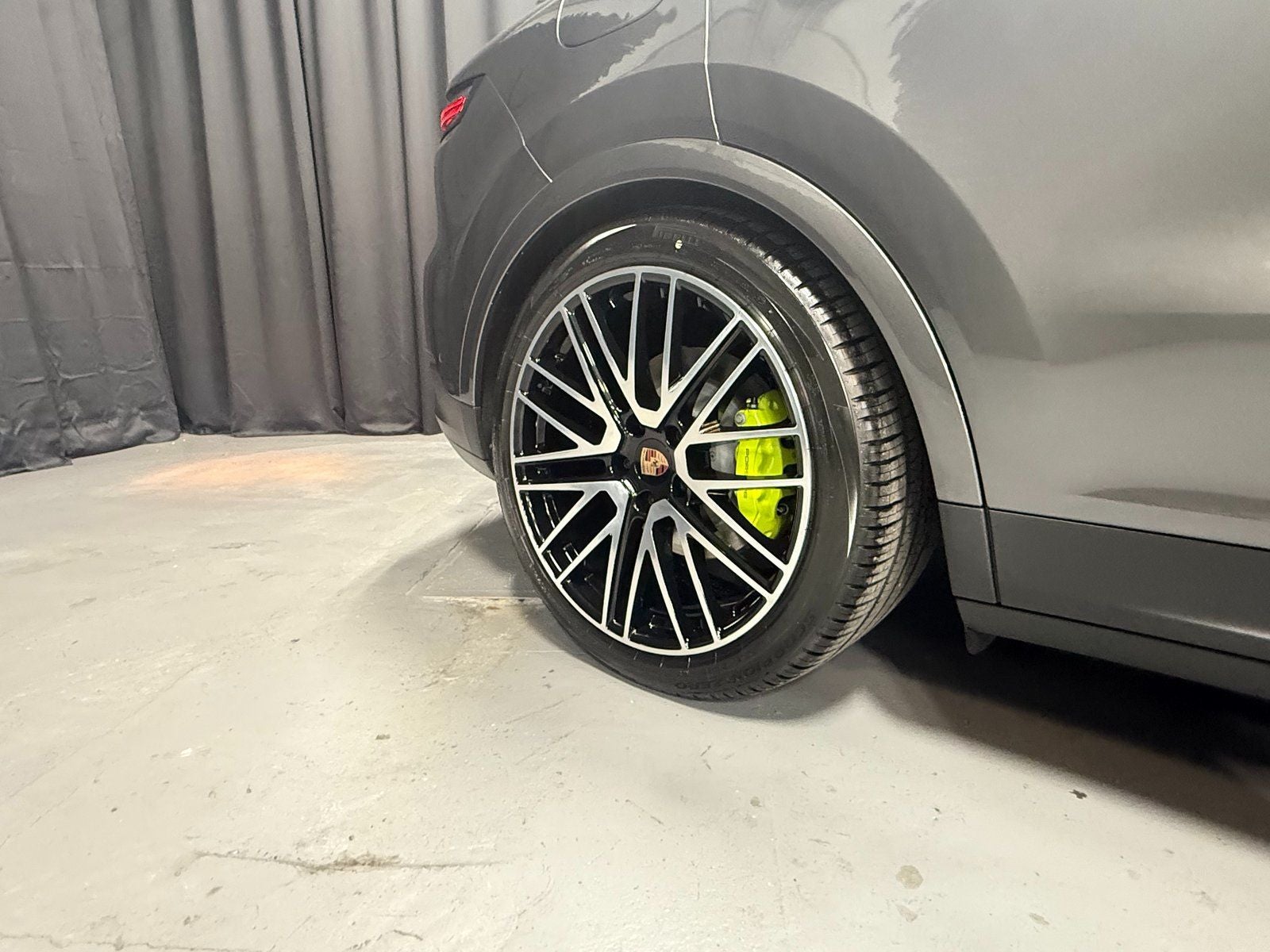 2026 Porsche Cayenne E-Hybrid Base