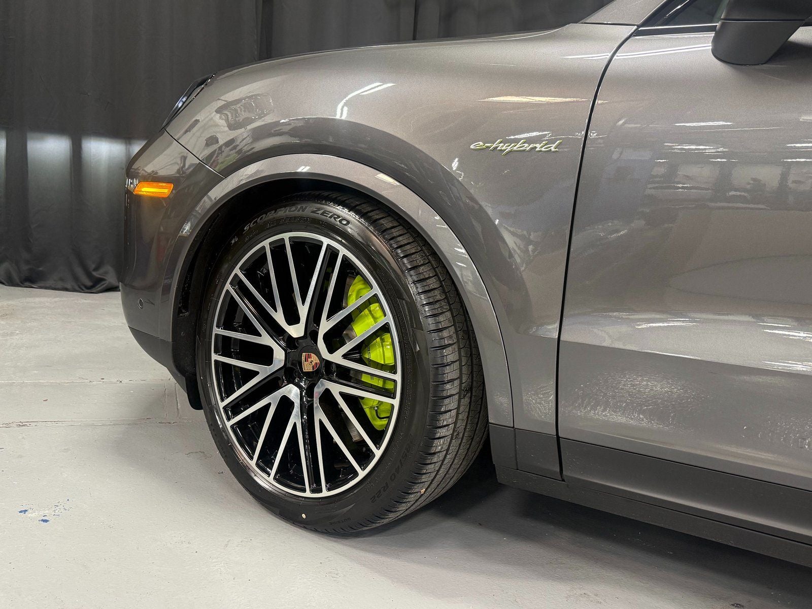 2026 Porsche Cayenne E-Hybrid Base