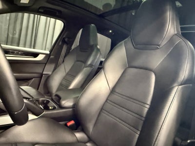 2026 Porsche Cayenne E-Hybrid Base