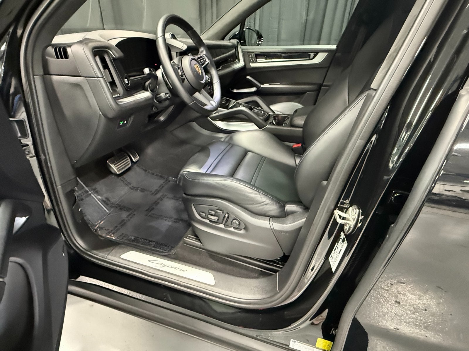 2026 Porsche Cayenne E-Hybrid Base