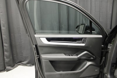 2024 Porsche Cayenne E-Hybrid