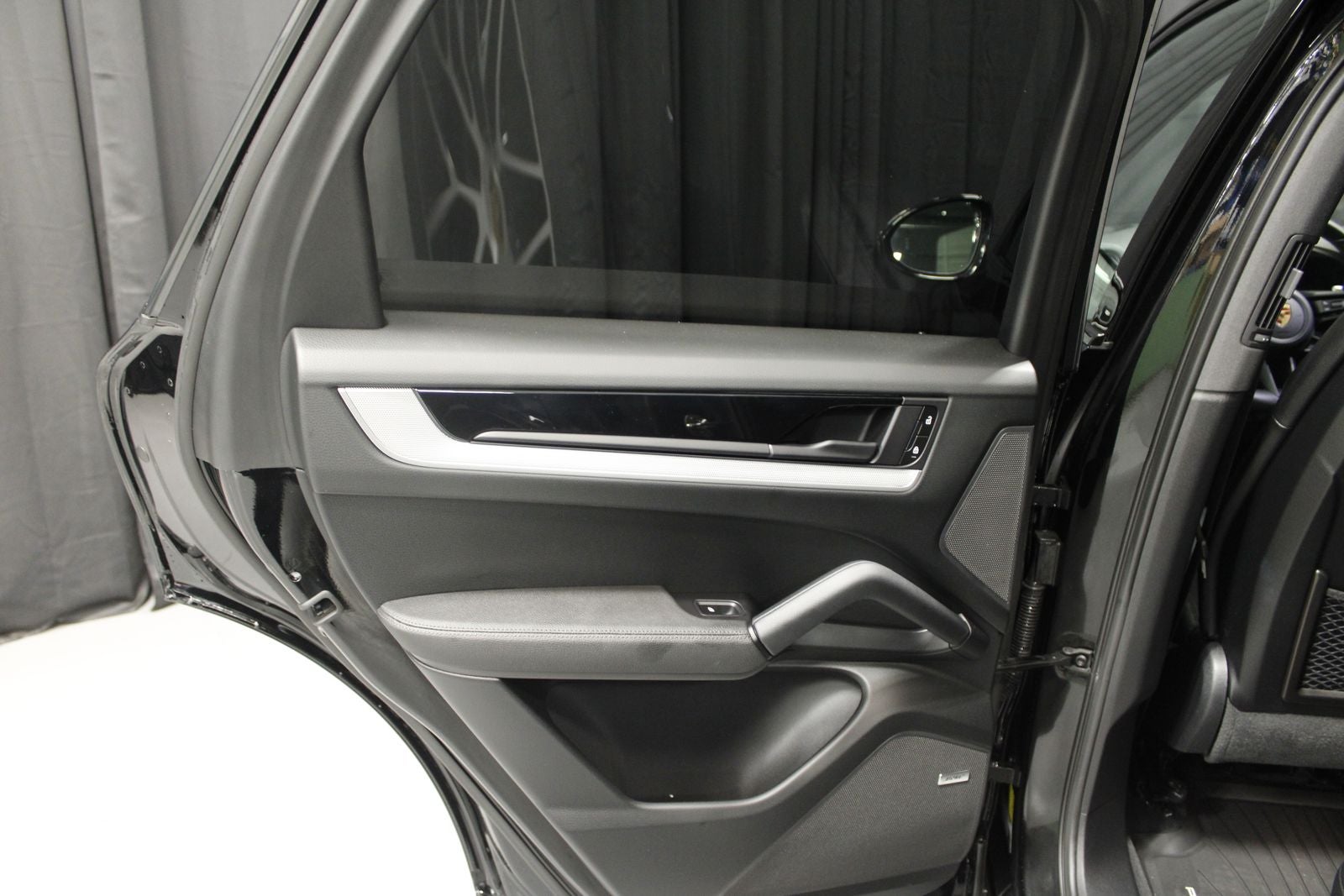 2024 Porsche Cayenne E-Hybrid