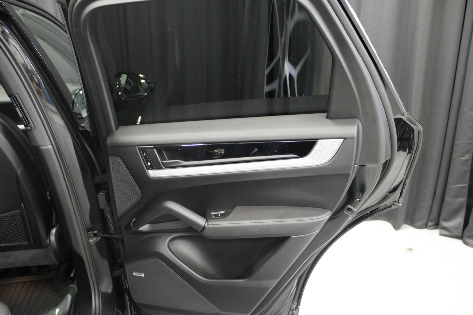 2024 Porsche Cayenne E-Hybrid