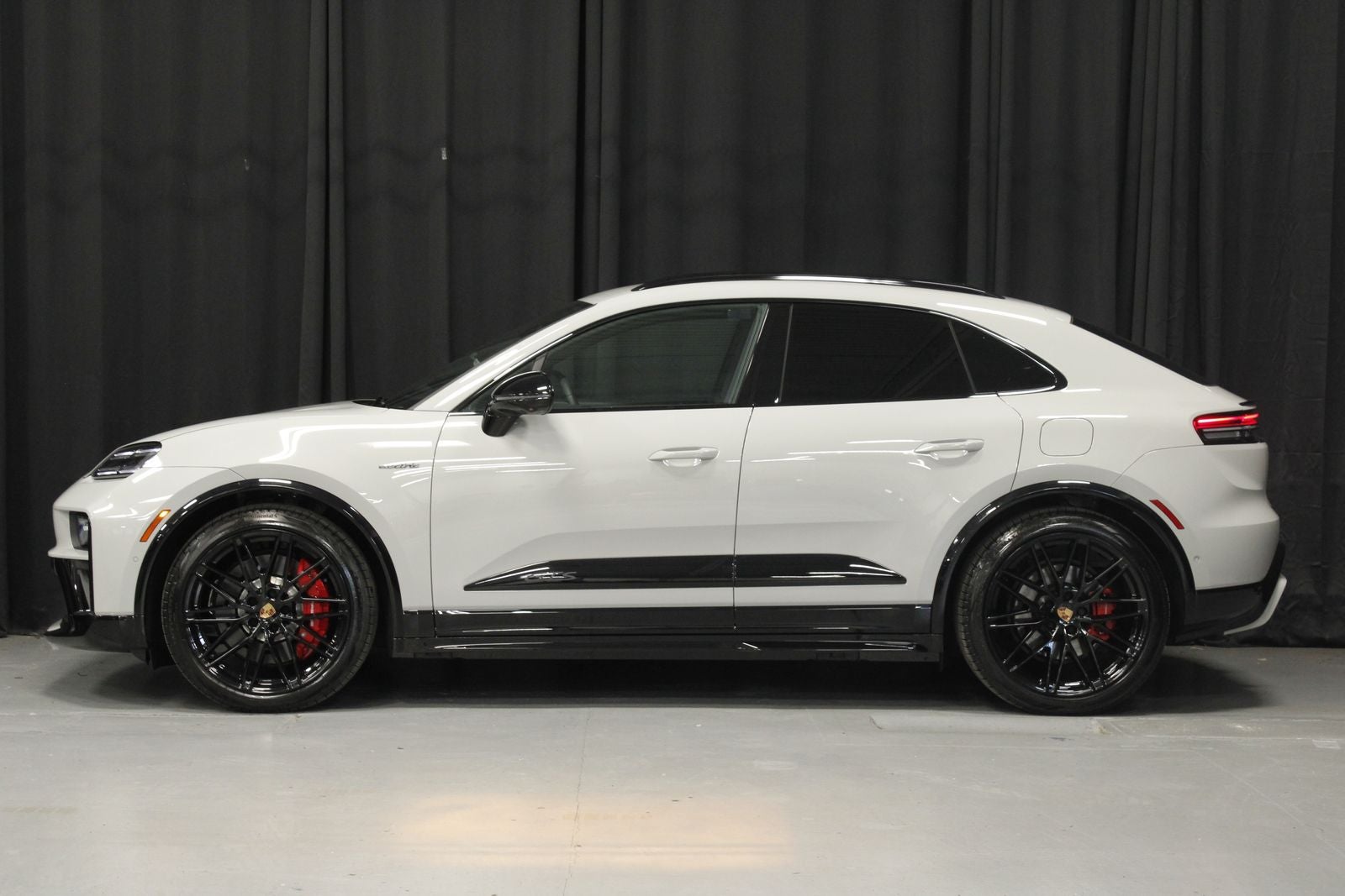 2026 Porsche Macan Macan GTS Electric