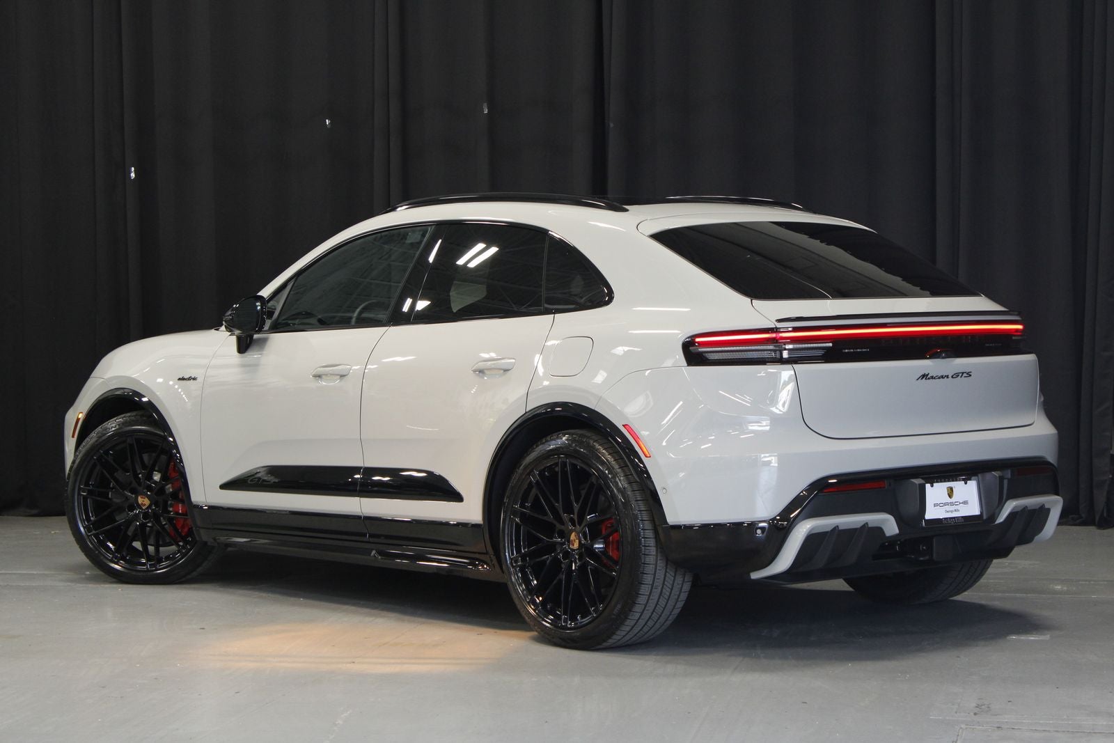 2026 Porsche Macan Macan GTS Electric