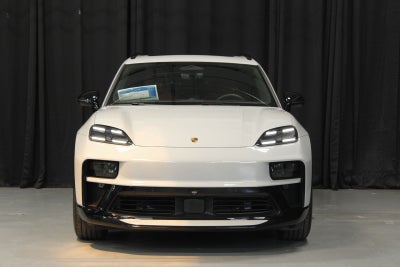 2026 Porsche Macan Macan GTS Electric