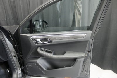 2025 Porsche Macan GTS