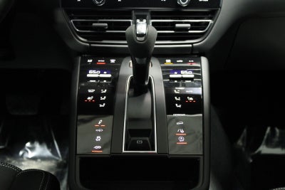 2025 Porsche Macan GTS