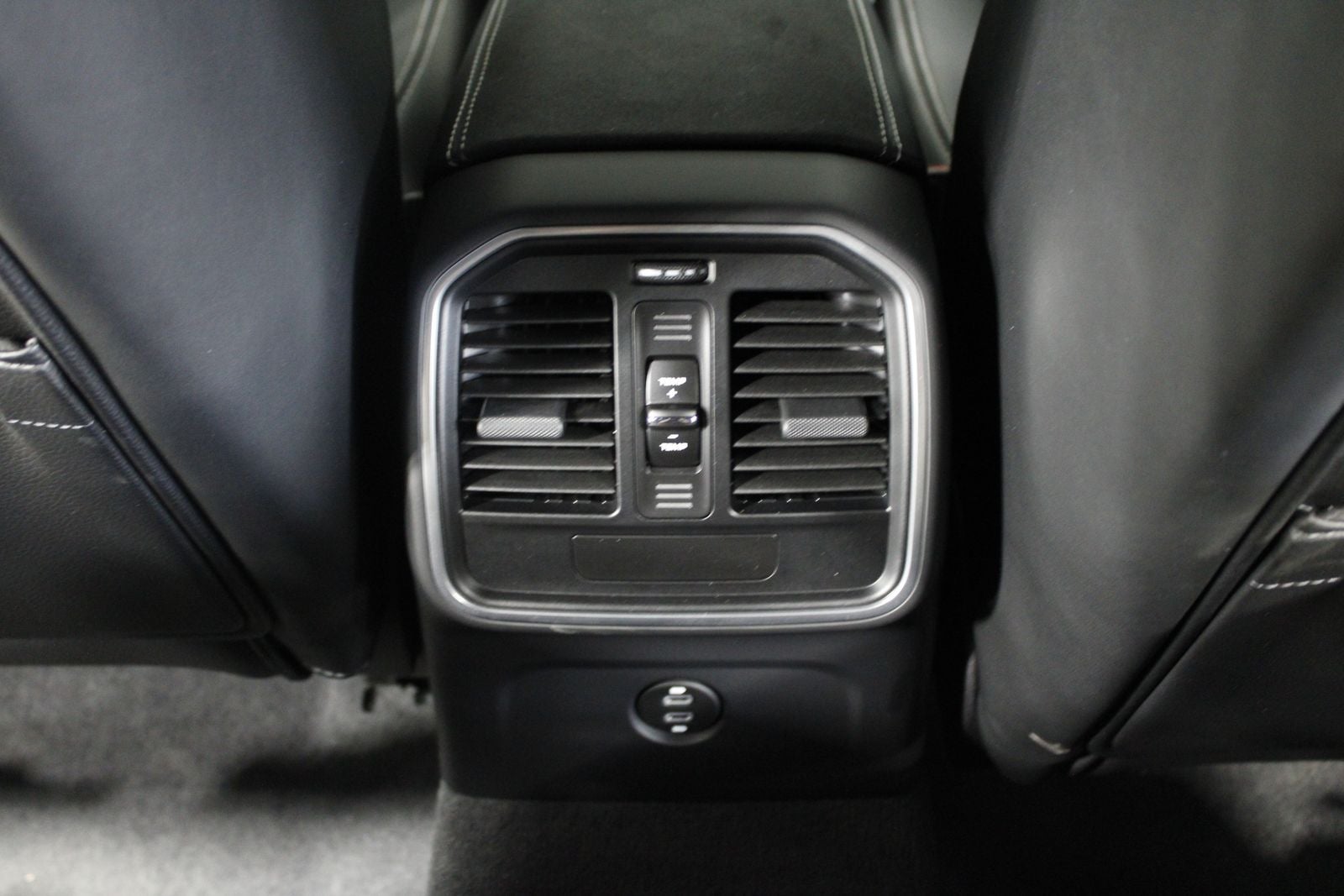 2025 Porsche Macan GTS