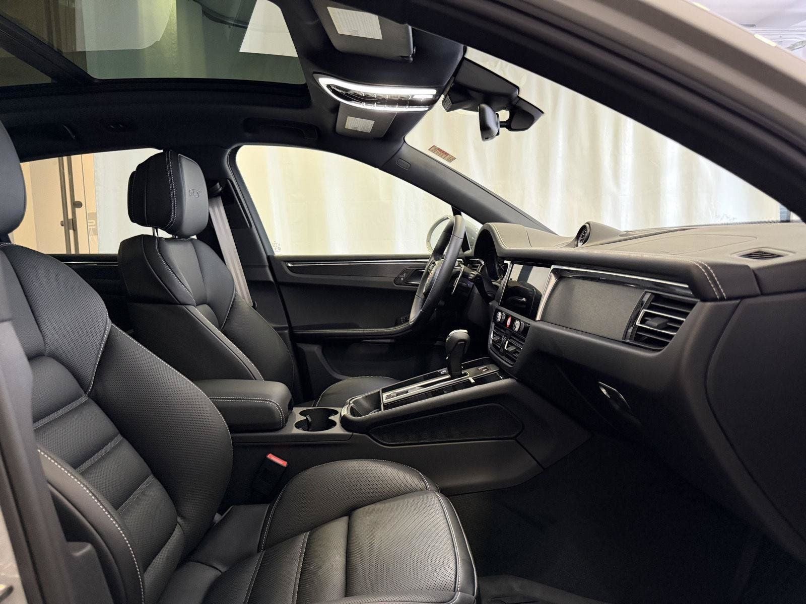 2026 Porsche Macan Macan GTS