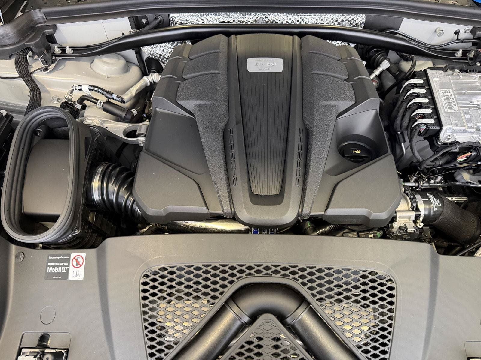 2026 Porsche Macan Macan GTS