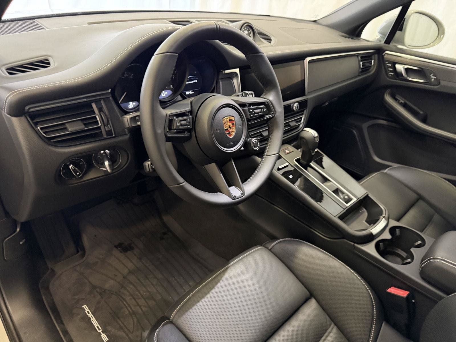 2026 Porsche Macan Macan GTS