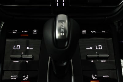 2026 Porsche Macan Macan GTS
