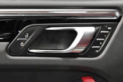2025 Porsche Macan S