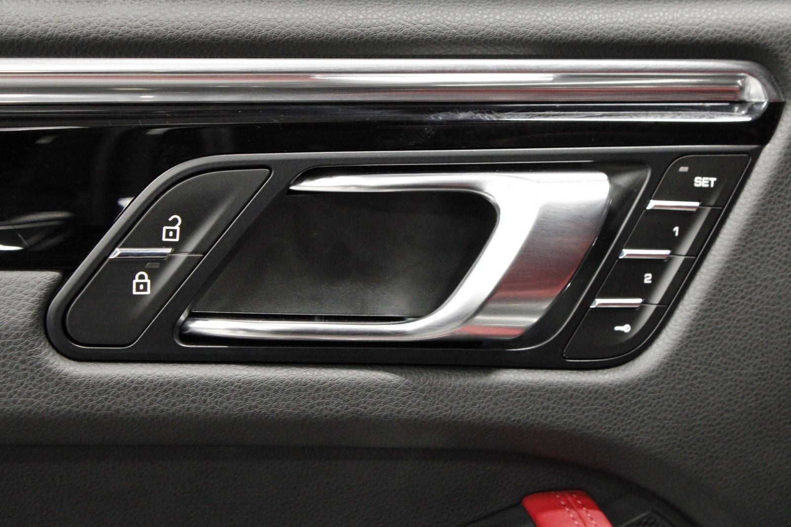2025 Porsche Macan S