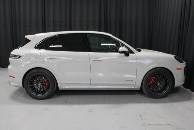 2025 Porsche Cayenne GTS
