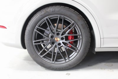 2025 Porsche Cayenne GTS