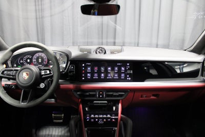 2025 Porsche Cayenne GTS