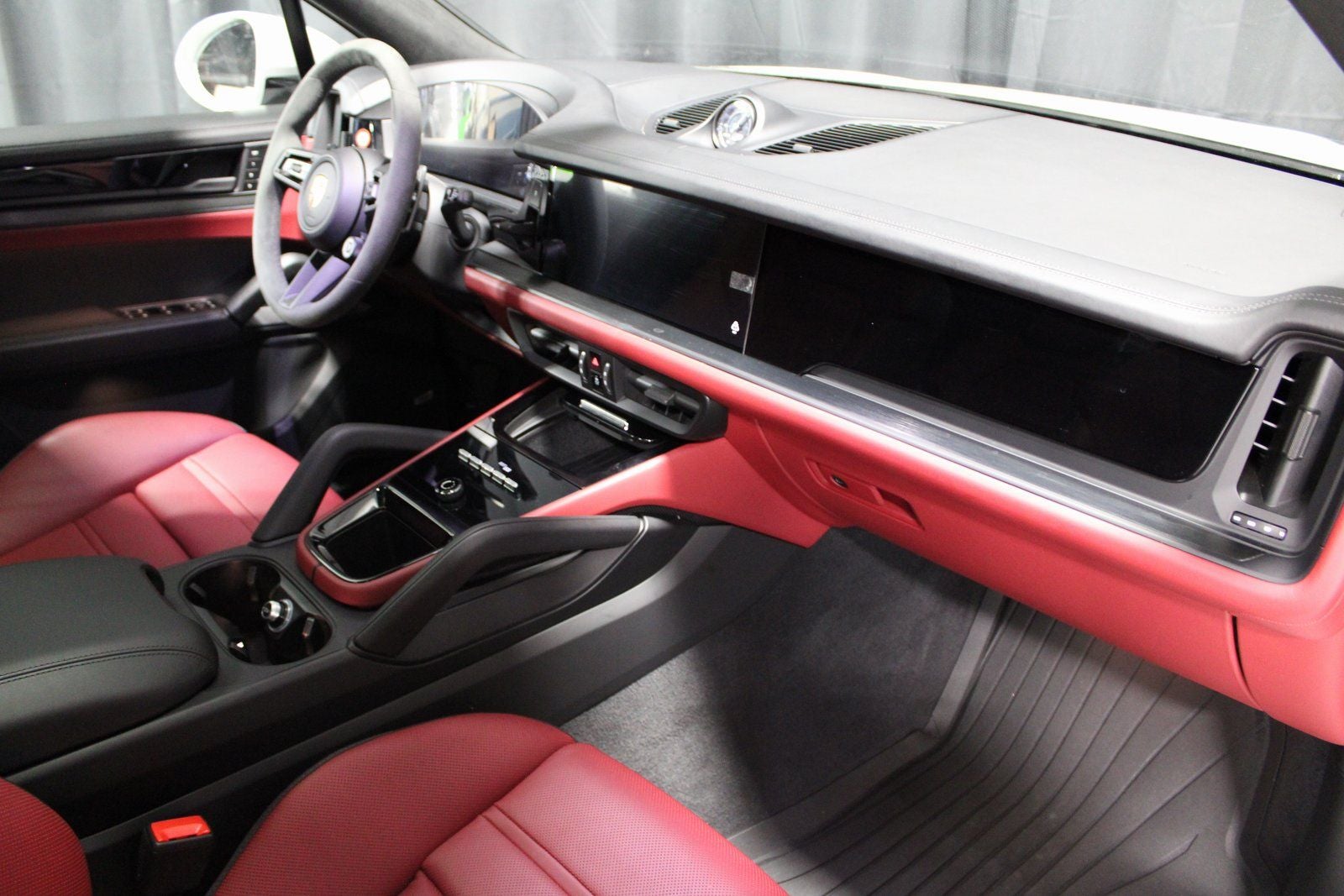 2025 Porsche Cayenne GTS