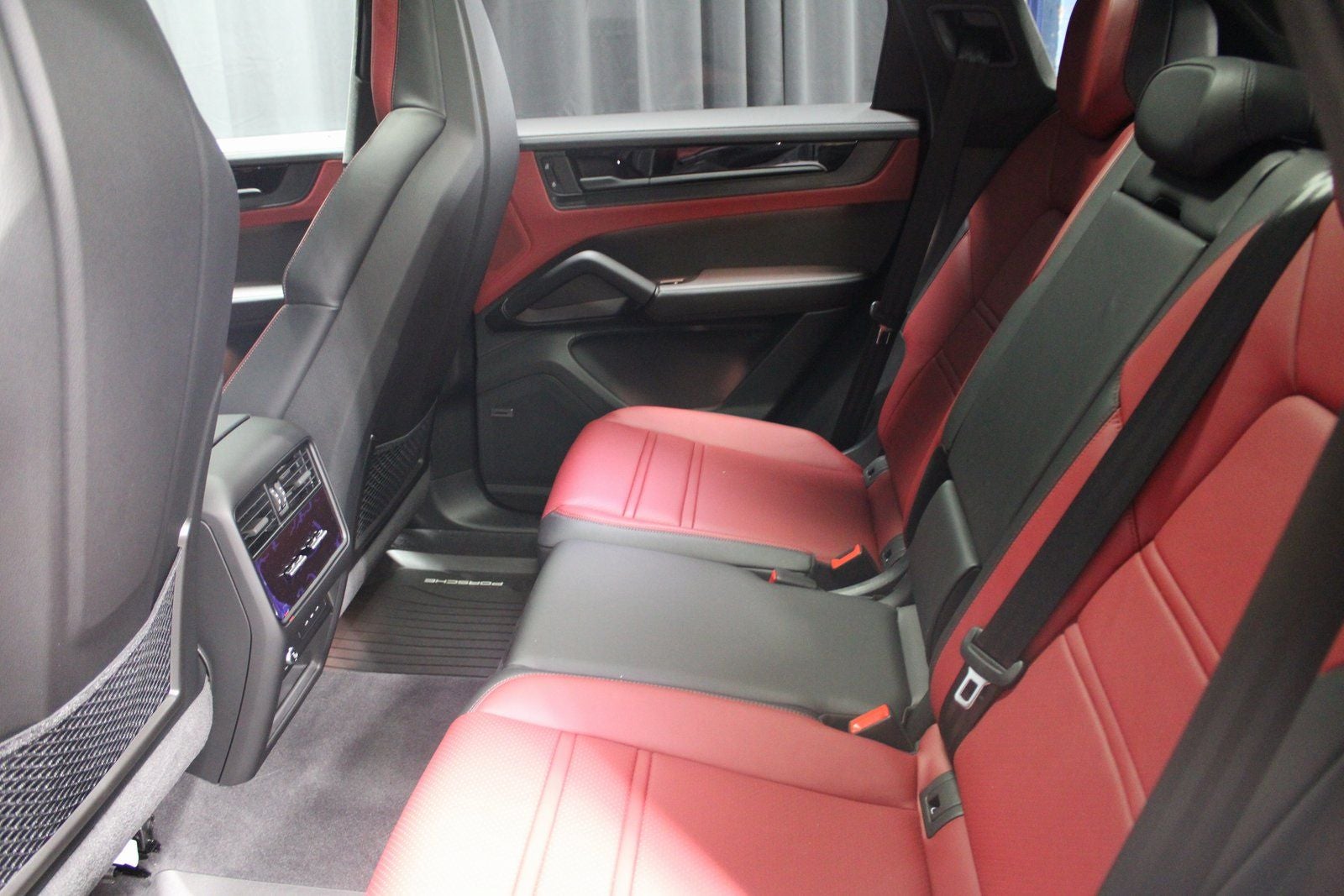 2025 Porsche Cayenne GTS