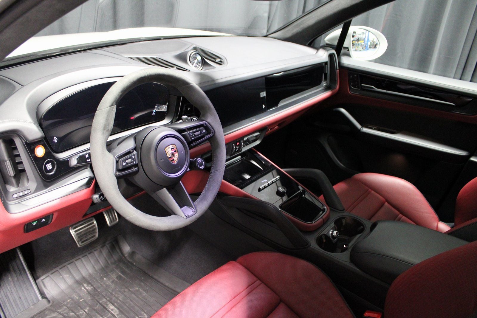 2025 Porsche Cayenne GTS