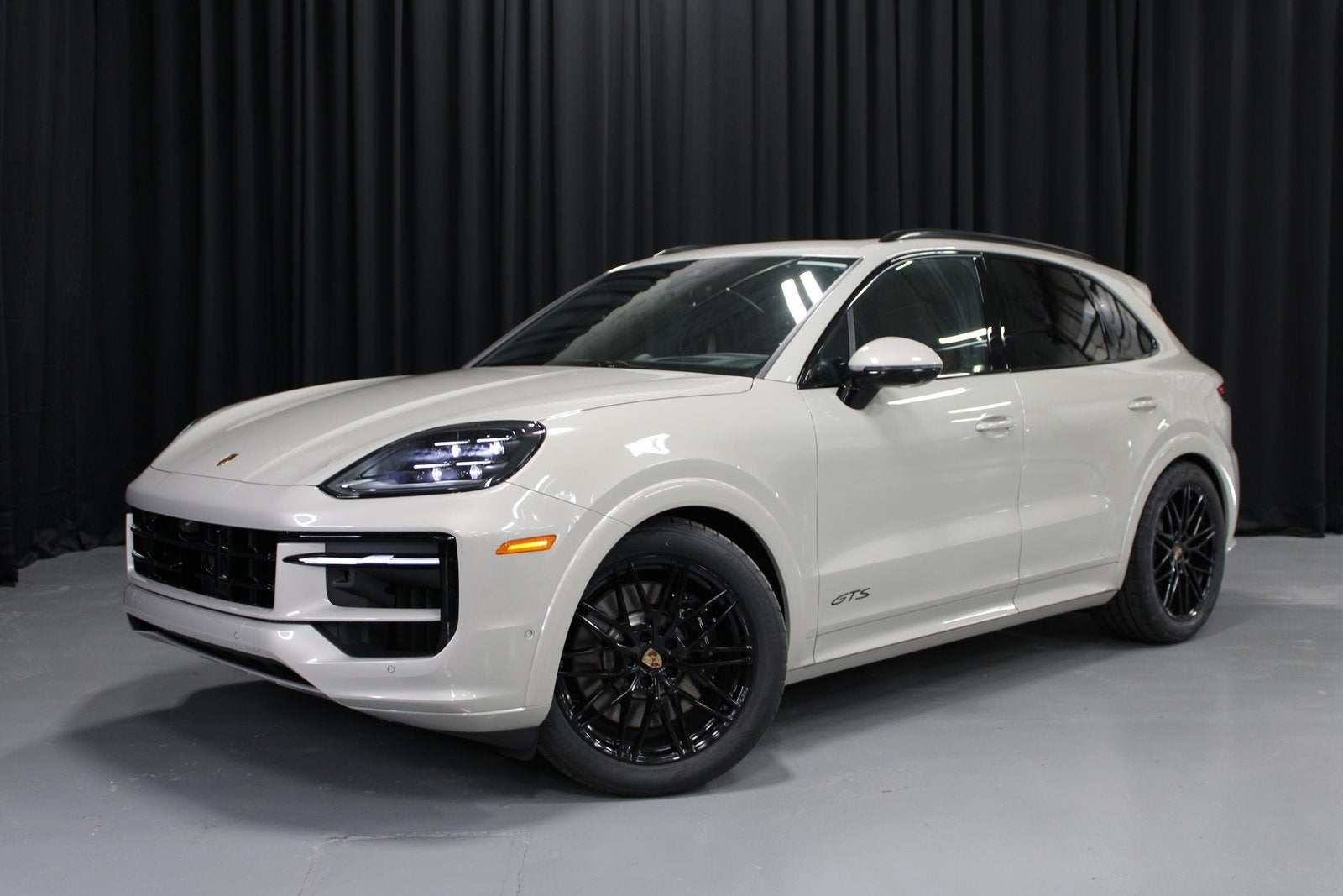 2025 Porsche Cayenne GTS