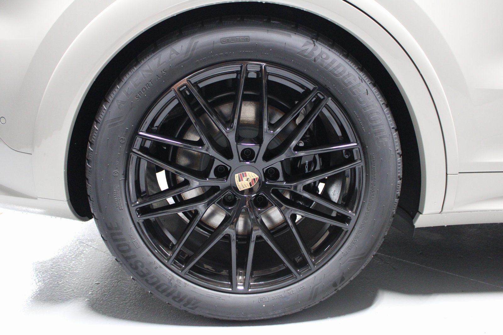 2025 Porsche Cayenne GTS