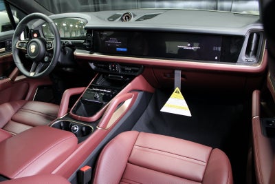 2025 Porsche Cayenne GTS