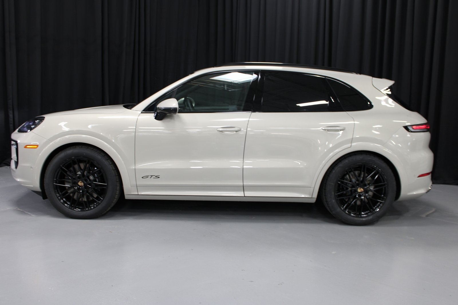 2025 Porsche Cayenne GTS