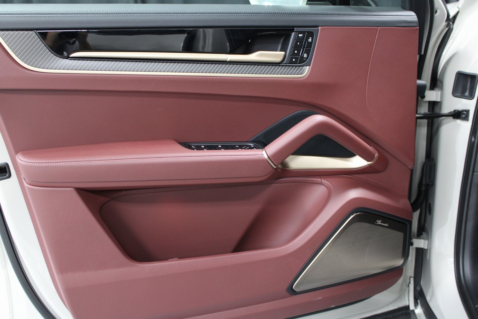 2025 Porsche Cayenne GTS