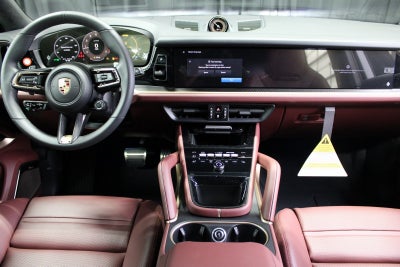 2025 Porsche Cayenne GTS