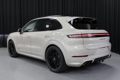 2025 Porsche Cayenne GTS