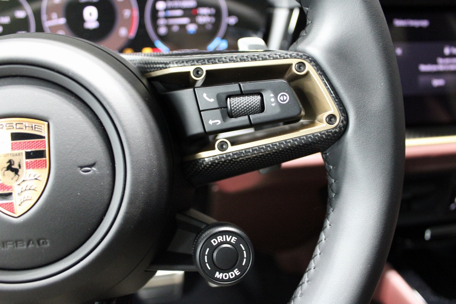 2025 Porsche Cayenne GTS