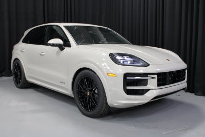 2025 Porsche Cayenne GTS