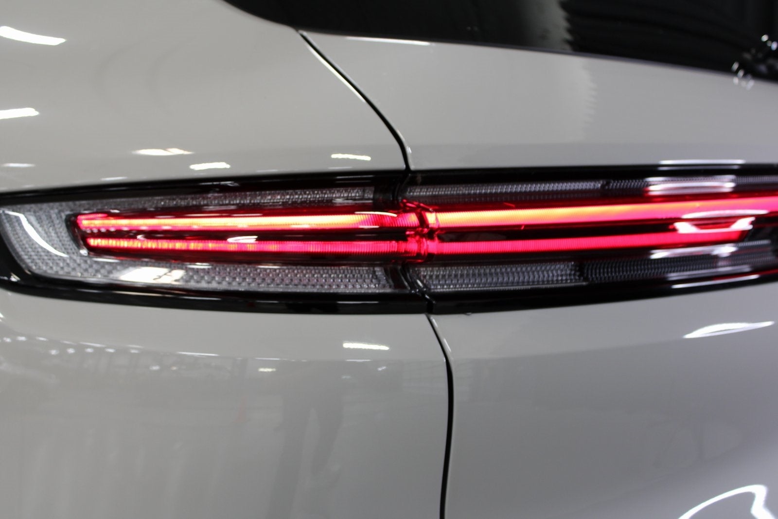 2025 Porsche Cayenne E-Hybrid Turbo