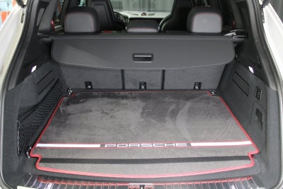 2025 Porsche Cayenne E-Hybrid Turbo